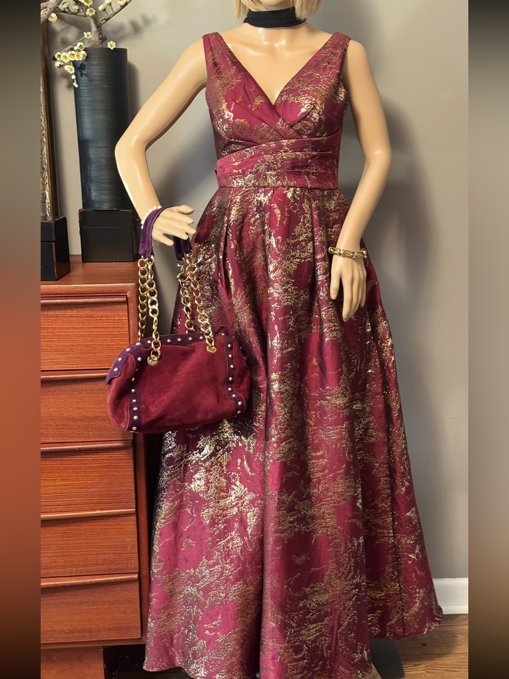 Carmen Marc Valvo brocade Stunning Dress.